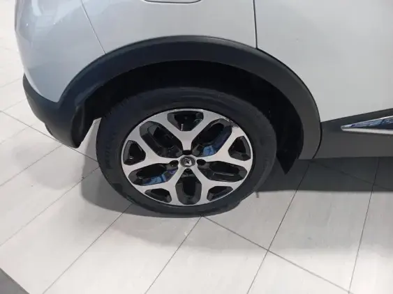RENAULT CAPTUR - voiture d'occasion - Photo 23