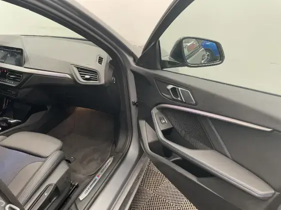 BMW SERIE 1 F40 - voiture d'occasion - Photo 19