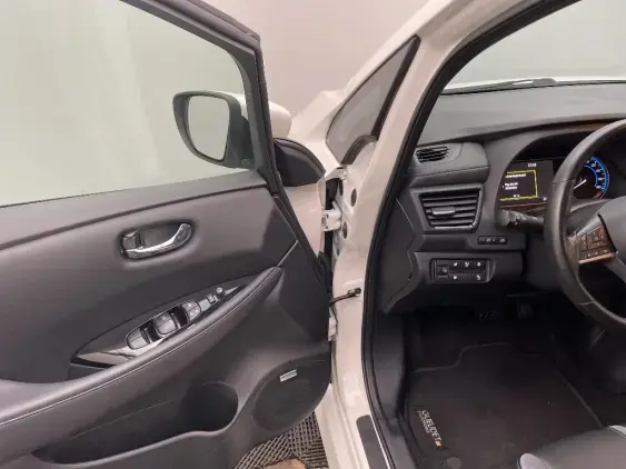 NISSAN LEAF II - voiture d'occasion - Photo 19