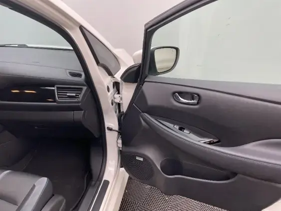 NISSAN LEAF II - voiture d'occasion - Photo 20