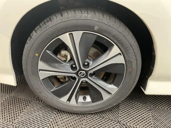 NISSAN LEAF II - voiture d'occasion - Photo 23