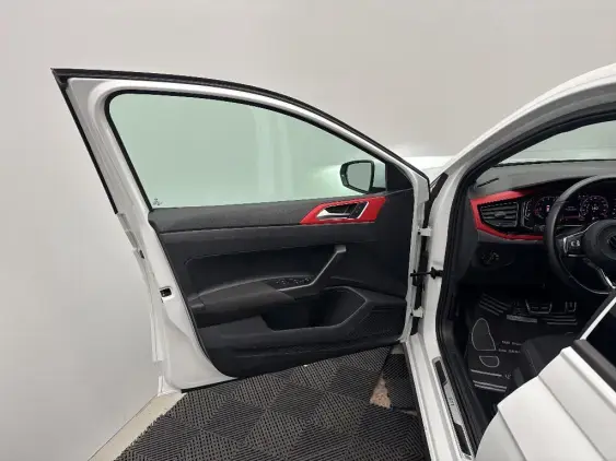 VOLKSWAGEN POLO VI - voiture d'occasion - Photo 19