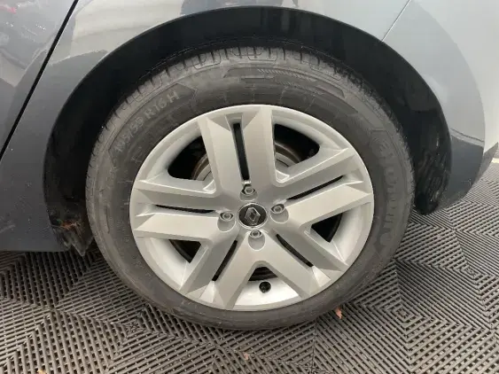 RENAULT CLIO V - voiture d'occasion - Photo 24