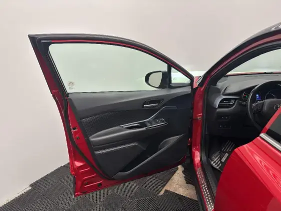 TOYOTA C-HR - voiture d'occasion - Photo 19