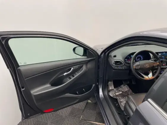 HYUNDAI I30 FASTBACK I - voiture d'occasion - Photo 19