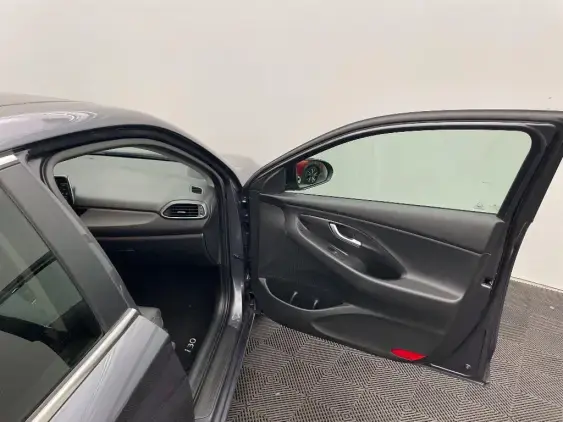 HYUNDAI I30 FASTBACK I - voiture d'occasion - Photo 20