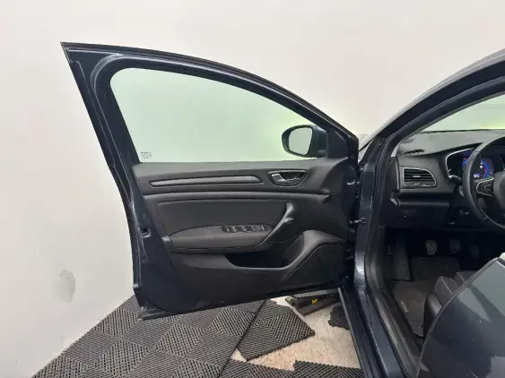 RENAULT MEGANE IV - voiture d'occasion - Photo 19