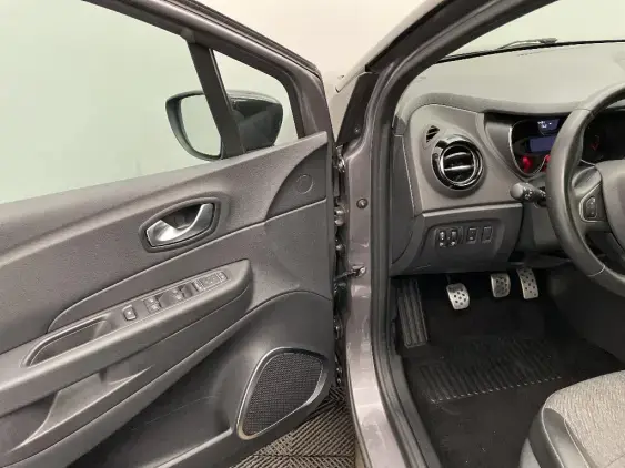 RENAULT CAPTUR - voiture d'occasion - Photo 19