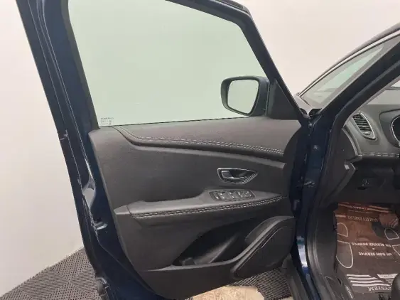 RENAULT SCENIC IV - voiture d'occasion - Photo 19