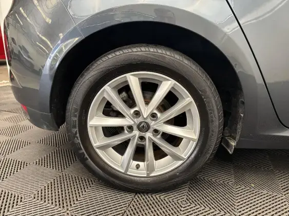 RENAULT MEGANE IV - voiture d'occasion - Photo 25