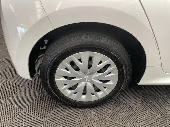 TOYOTA YARIS IV - voiture d'occasion - Photo 25