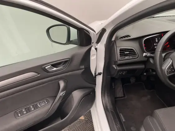 RENAULT MEGANE IV - voiture d'occasion - Photo 18