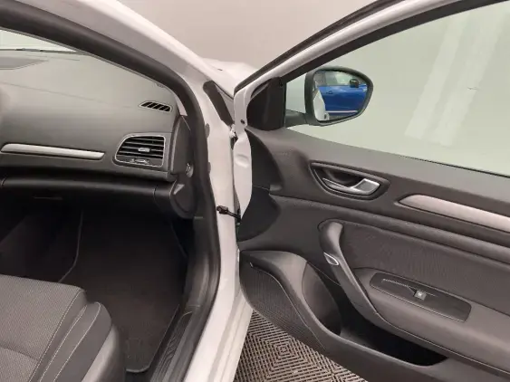 RENAULT MEGANE IV - voiture d'occasion - Photo 19