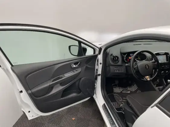 RENAULT CLIO IV - voiture d'occasion - Photo 19