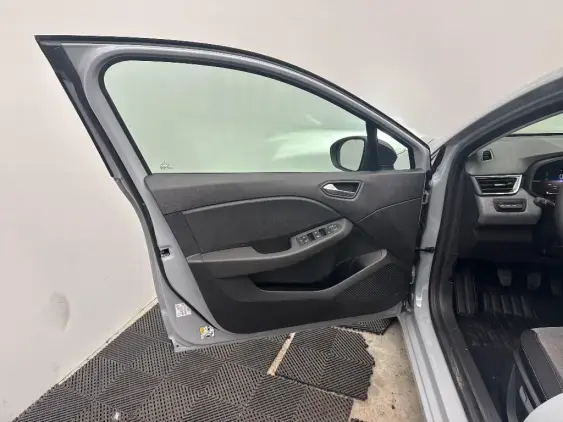 RENAULT CLIO V - voiture d'occasion - Photo 19