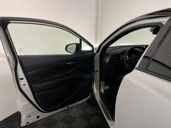 TOYOTA C-HR - voiture d'occasion - Photo 19