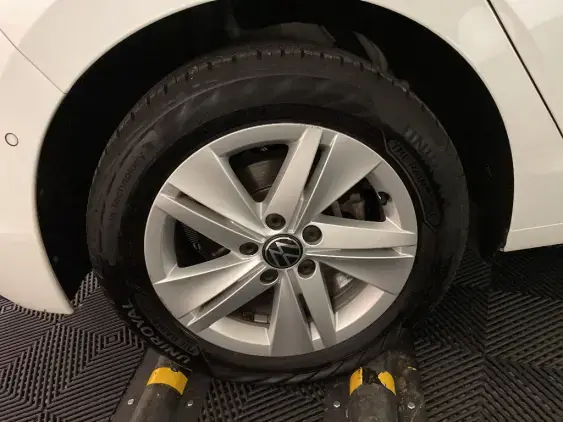 VOLKSWAGEN GOLF VIII - voiture d'occasion - Photo 25