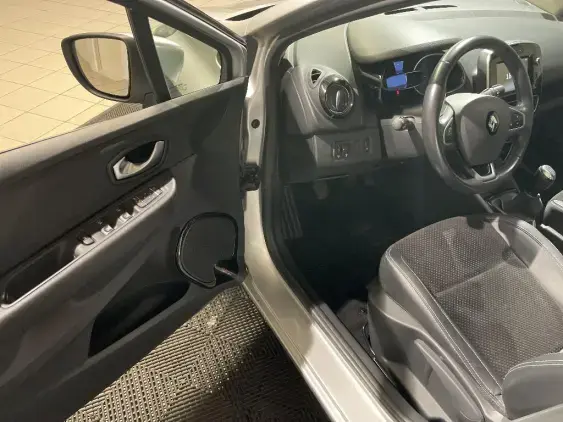 RENAULT CLIO IV - voiture d'occasion - Photo 19