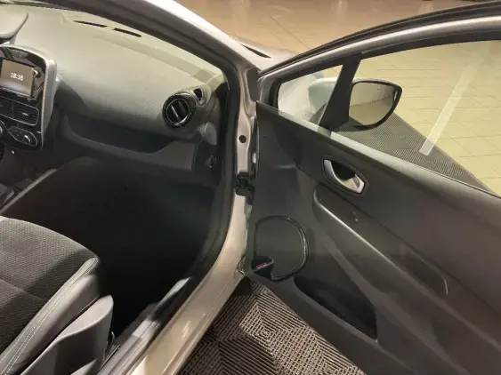 RENAULT CLIO IV - voiture d'occasion - Photo 20