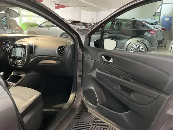 RENAULT CAPTUR - voiture d'occasion - Photo 19