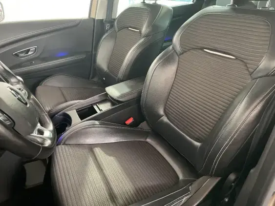 RENAULT SCENIC IV - voiture d'occasion - Photo 16