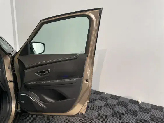 RENAULT SCENIC IV - voiture d'occasion - Photo 18