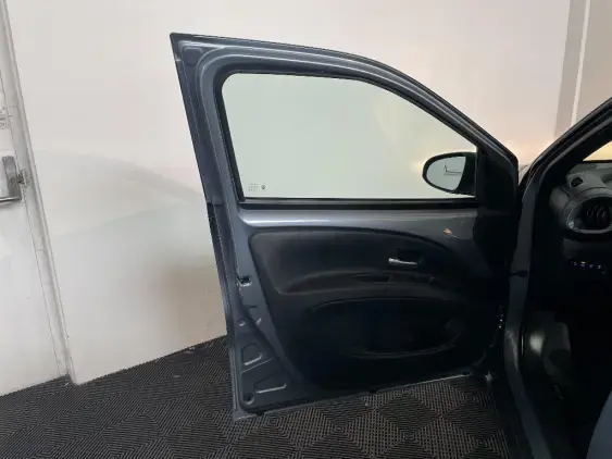 TOYOTA AYGO X - voiture d'occasion - Photo 18
