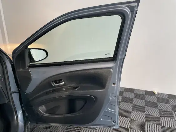 TOYOTA AYGO X - voiture d'occasion - Photo 19