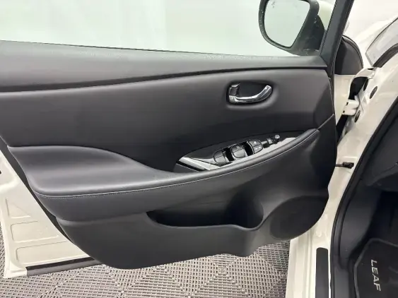 NISSAN LEAF II - voiture d'occasion - Photo 19