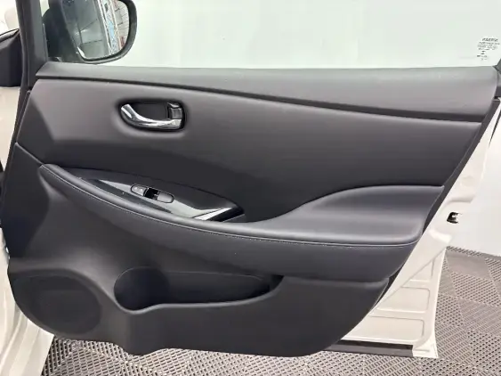 NISSAN LEAF II - voiture d'occasion - Photo 20