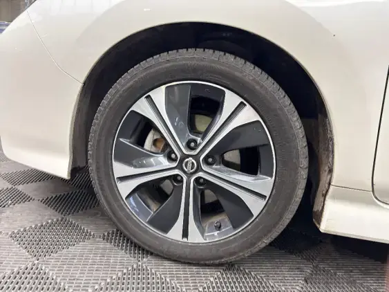 NISSAN LEAF II - voiture d'occasion - Photo 23