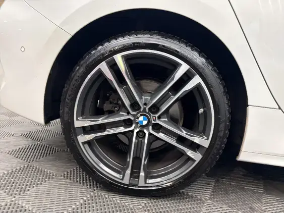 BMW SERIE 1 F40 - voiture d'occasion - Photo 24