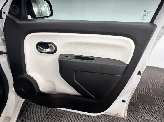 RENAULT TWINGO III - voiture d'occasion - Photo 18