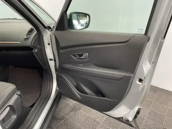 RENAULT GRAND SCENIC IV - voiture d'occasion - Photo 18