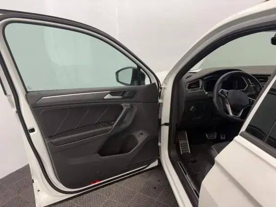 VOLKSWAGEN TIGUAN II - voiture d'occasion - Photo 18