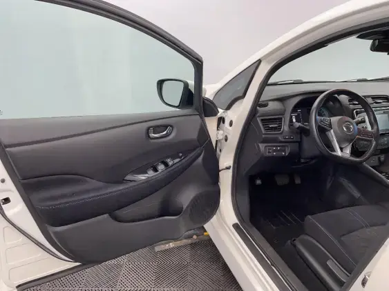 NISSAN LEAF II - voiture d'occasion - Photo 18