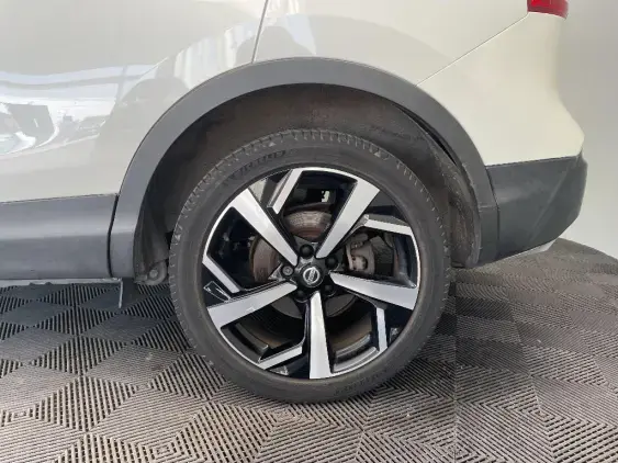 NISSAN QASHQAI II - voiture d'occasion - Photo 24