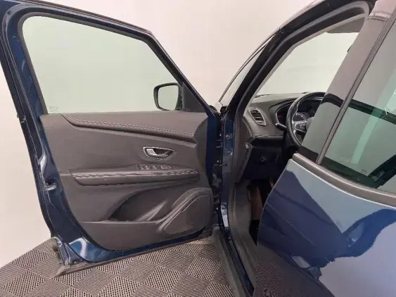 RENAULT SCENIC IV - voiture d'occasion - Photo 19