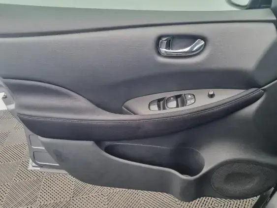 NISSAN LEAF II - voiture d'occasion - Photo 19