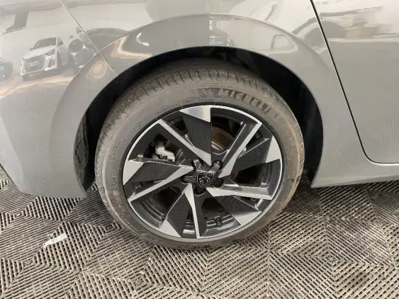 PEUGEOT 308 III - voiture d'occasion - Photo 21