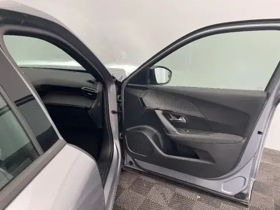 PEUGEOT 2008 II - voiture d'occasion - Photo 17