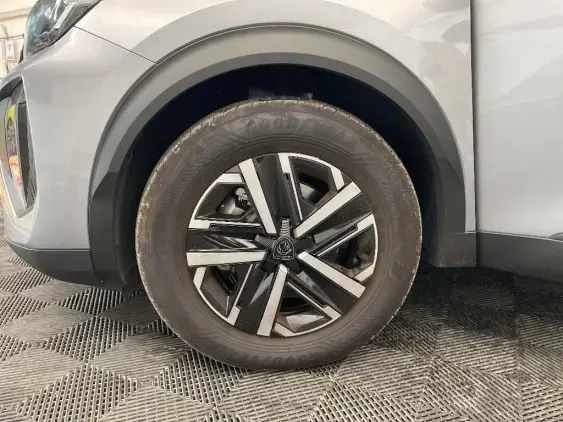 PEUGEOT 2008 II - voiture d'occasion - Photo 19