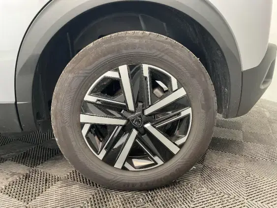 PEUGEOT 2008 II - voiture d'occasion - Photo 20