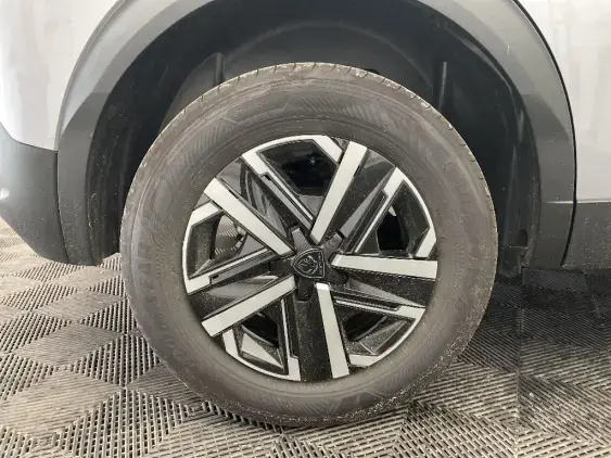 PEUGEOT 2008 II - voiture d'occasion - Photo 21