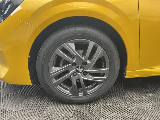 PEUGEOT 208 BUSINESS R II - voiture d'occasion - Photo 20