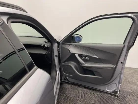 PEUGEOT 2008 II - voiture d'occasion - Photo 18