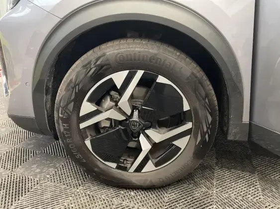 PEUGEOT 2008 II - voiture d'occasion - Photo 20