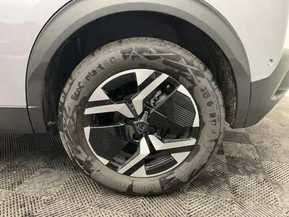 PEUGEOT 2008 II - voiture d'occasion - Photo 21