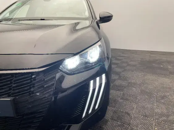 PEUGEOT 208 II - voiture d'occasion - Photo 22