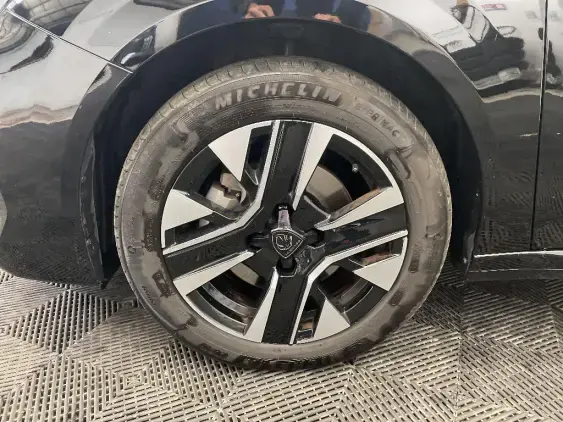 PEUGEOT 208 II - voiture d'occasion - Photo 23